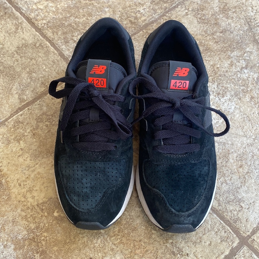 Boys New Balance 420 size 5
